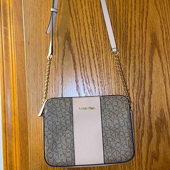 Calvin Klein purse - Picture 1 of 1